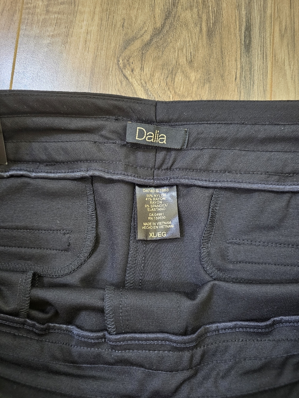 New Dalia Pull-on pant with drawstring - Picture 4 of 9